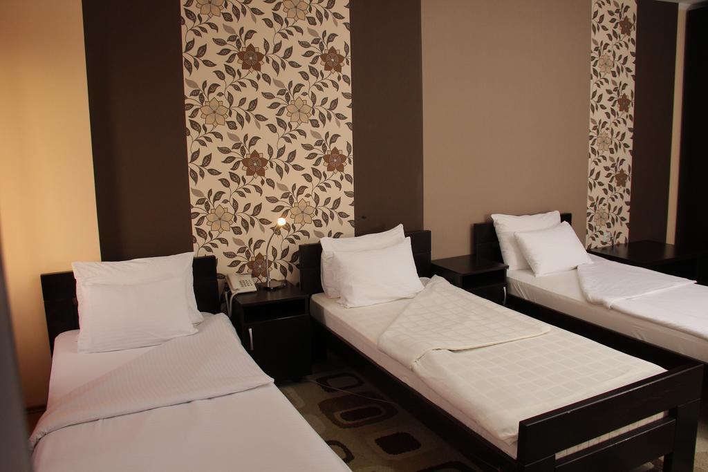 Garni Hotel Rile Men Ni Habitación foto