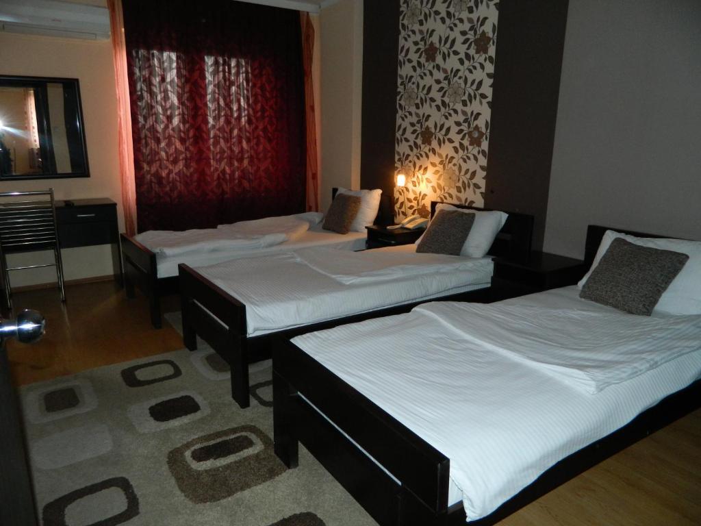 Garni Hotel Rile Men Ni Habitación foto